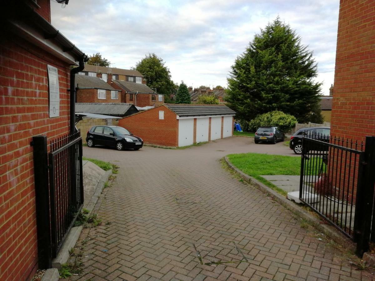 Ferienwohnung Metrolets 2 Luton  Exterior foto