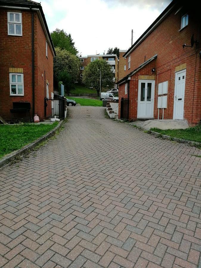 Ferienwohnung Metrolets 2 Luton  Exterior foto